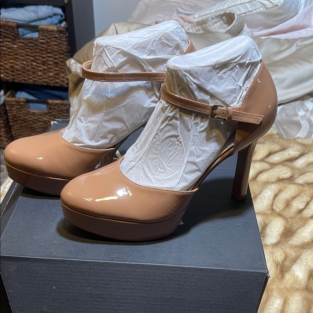 Naturalizer Elegant Tan Women's Heels NWT size 8.5
